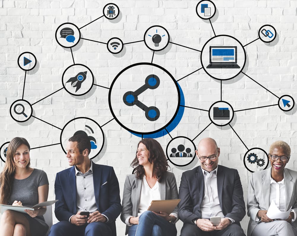 Best Examples of Companies Using Social Media for Recruiting