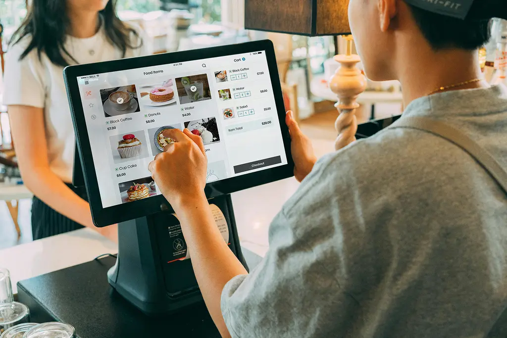 Leading healthy fast-casual restaurant scales nationwide and halves time-to-hire